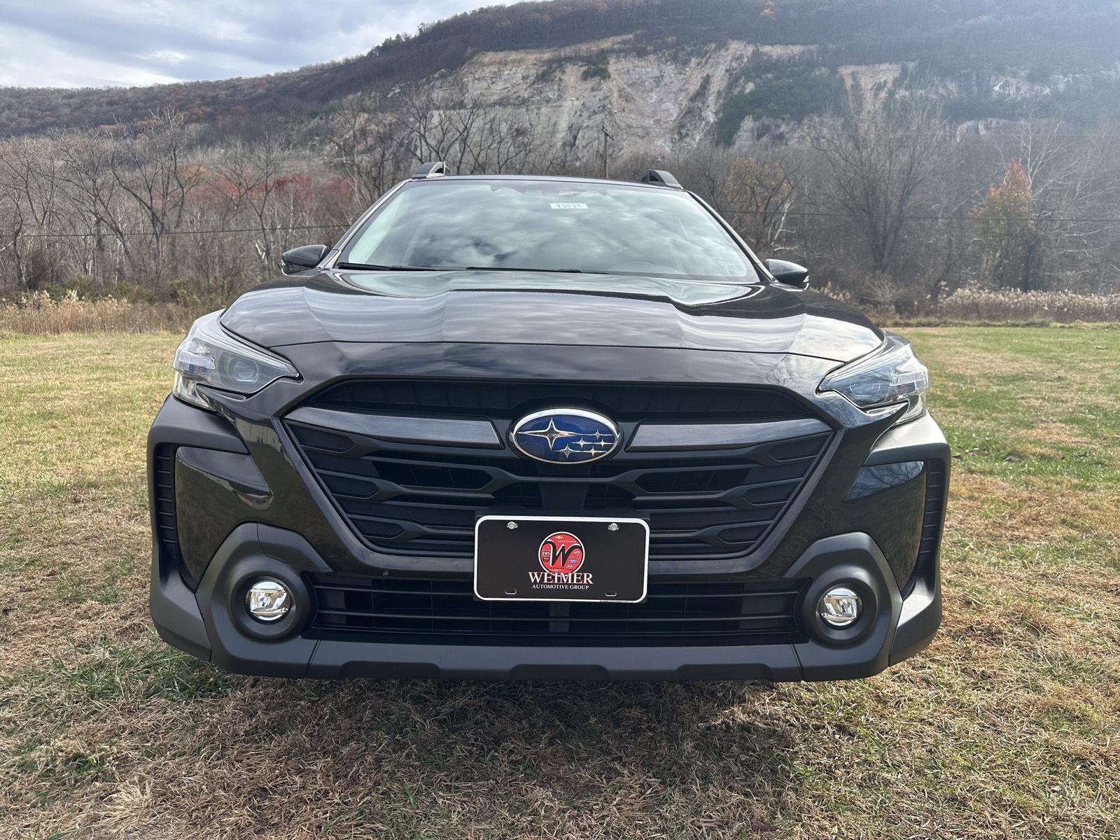 Used 2023 Subaru Outback Premium image 2