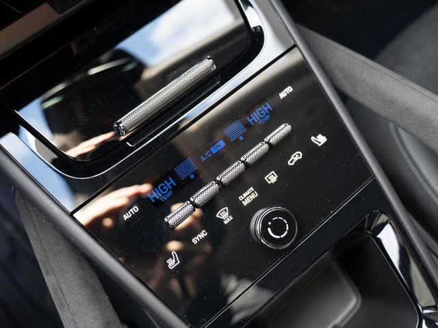 Certified 2024 Porsche Cayenne Turbo GT image 25