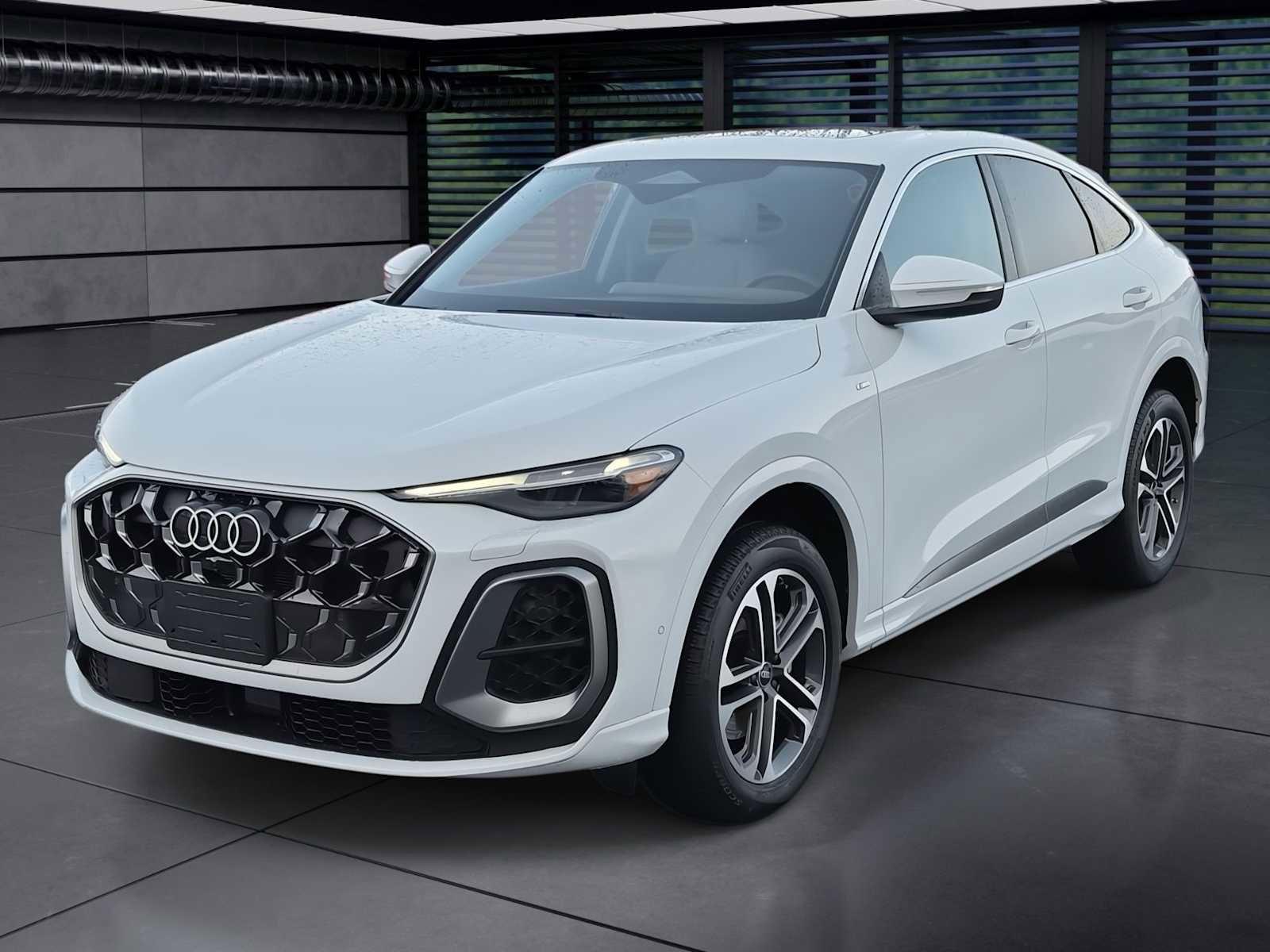 Certified 2025 Audi Q5 Premium Plus w/ Premium Plus image 1