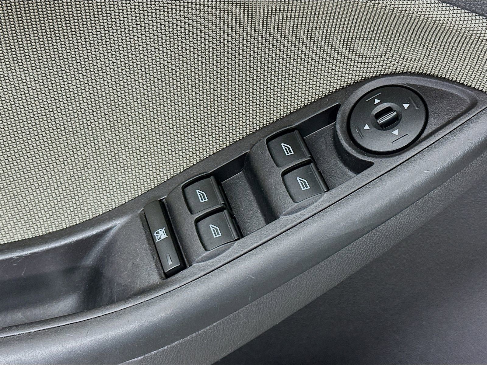 Used 2014 Ford Focus SE FWD image 16