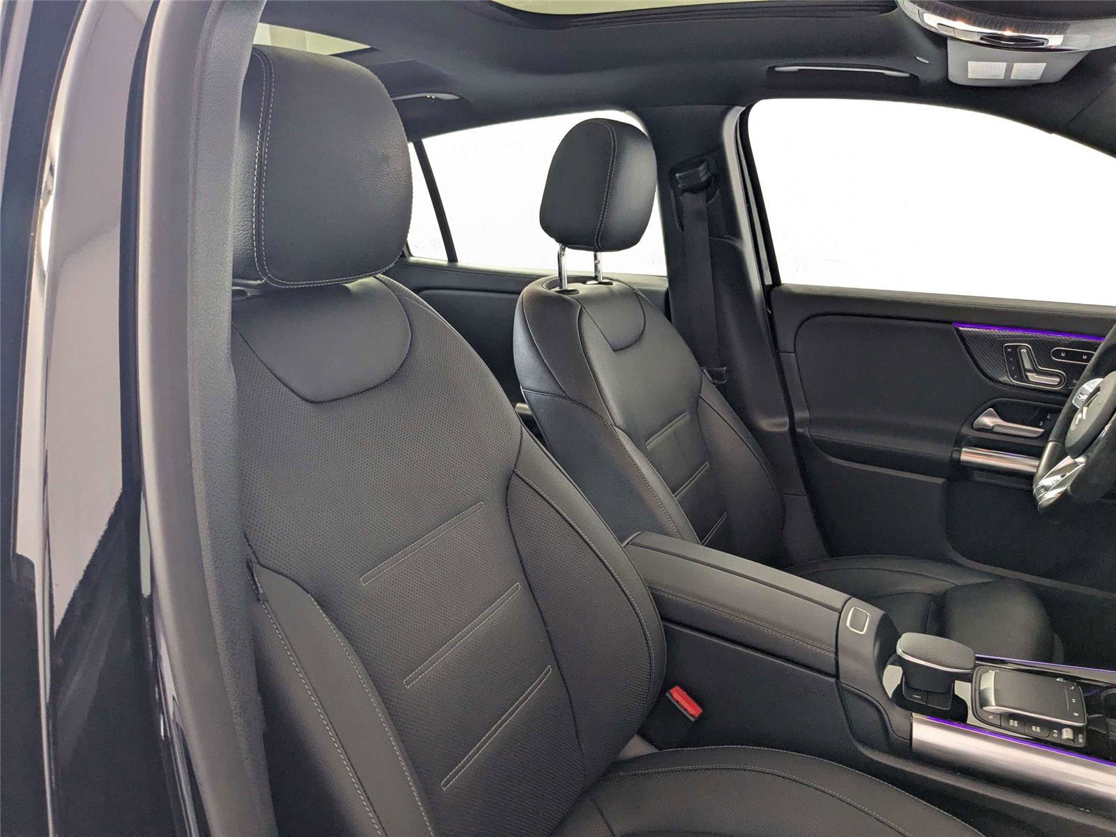 Used 2023 Mercedes-Benz GLA 35 AMG 4MATIC image 34