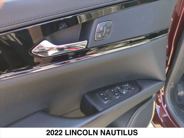 Certified 2022 Lincoln Nautilus Reserve image 11