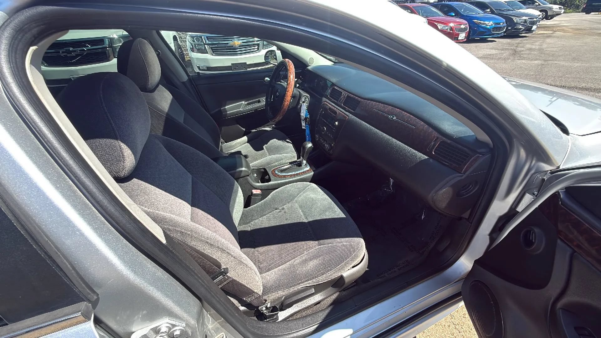 Used 2013 Chevrolet Impala LT w/ LT Sunroof Package FWD image 11