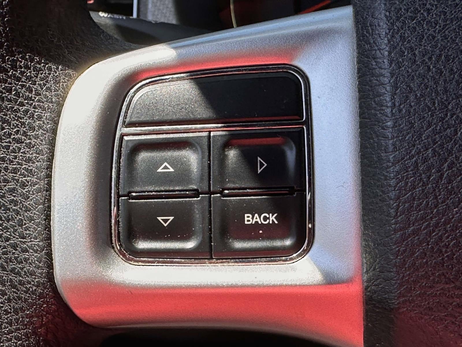 Used 2011 Dodge Charger SE RWD image 21