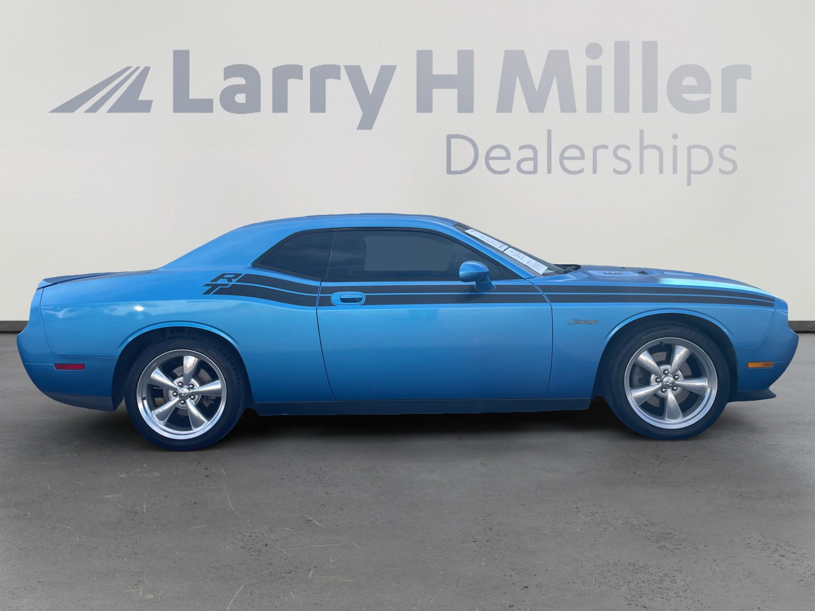 Used 2010 Dodge Challenger R/T RWD image 6