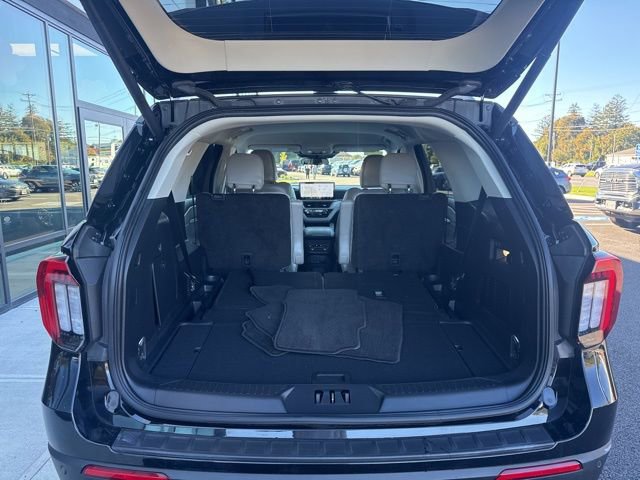 Used 2025 Ford Explorer Active w/ Active Comfort Package image 5