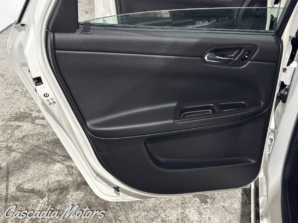 Used 2007 Chevrolet Impala SS w/ Convenience Package image 18