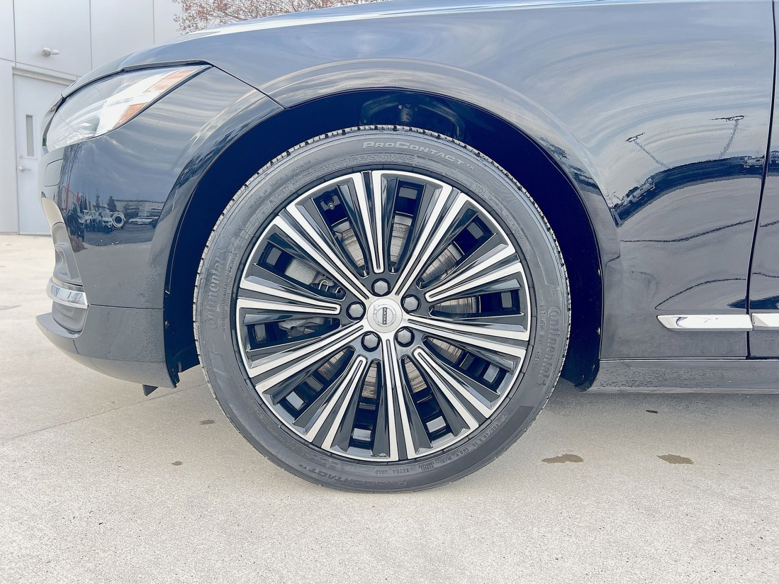 Used 2023 Volvo S90 B6 Plus image 12