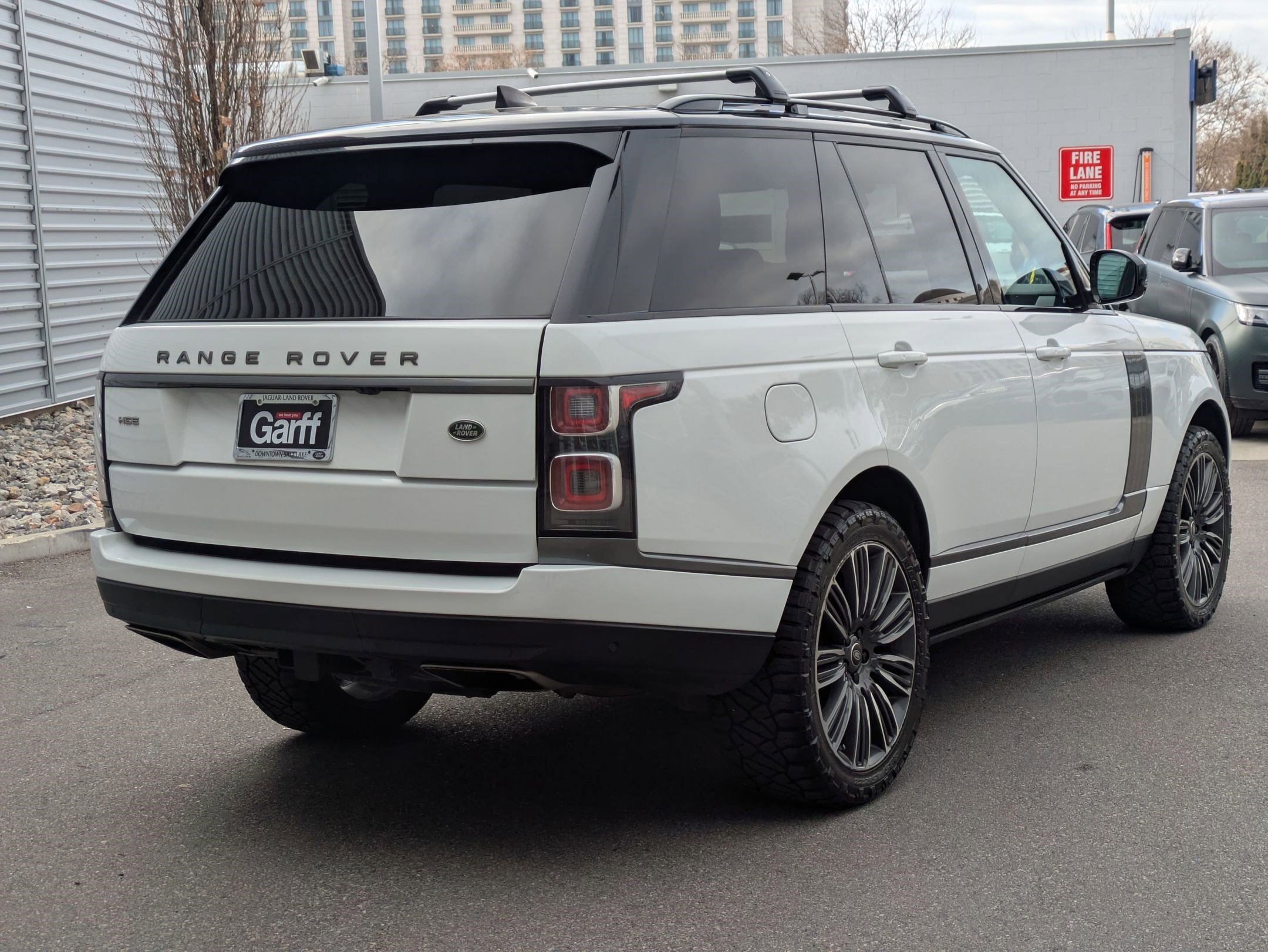 Used 2018 Land Rover Range Rover HSE image 3