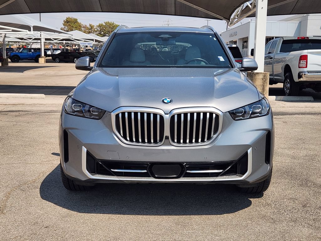 Used 2025 BMW X5 sDrive40i w/ Parking Assistance Package RWD image 2