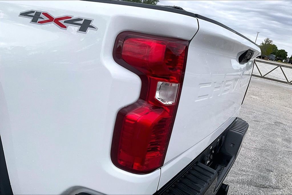Used 2023 Chevrolet Silverado 2500 Custom w/ Custom Value Package AWD/4WD image 28