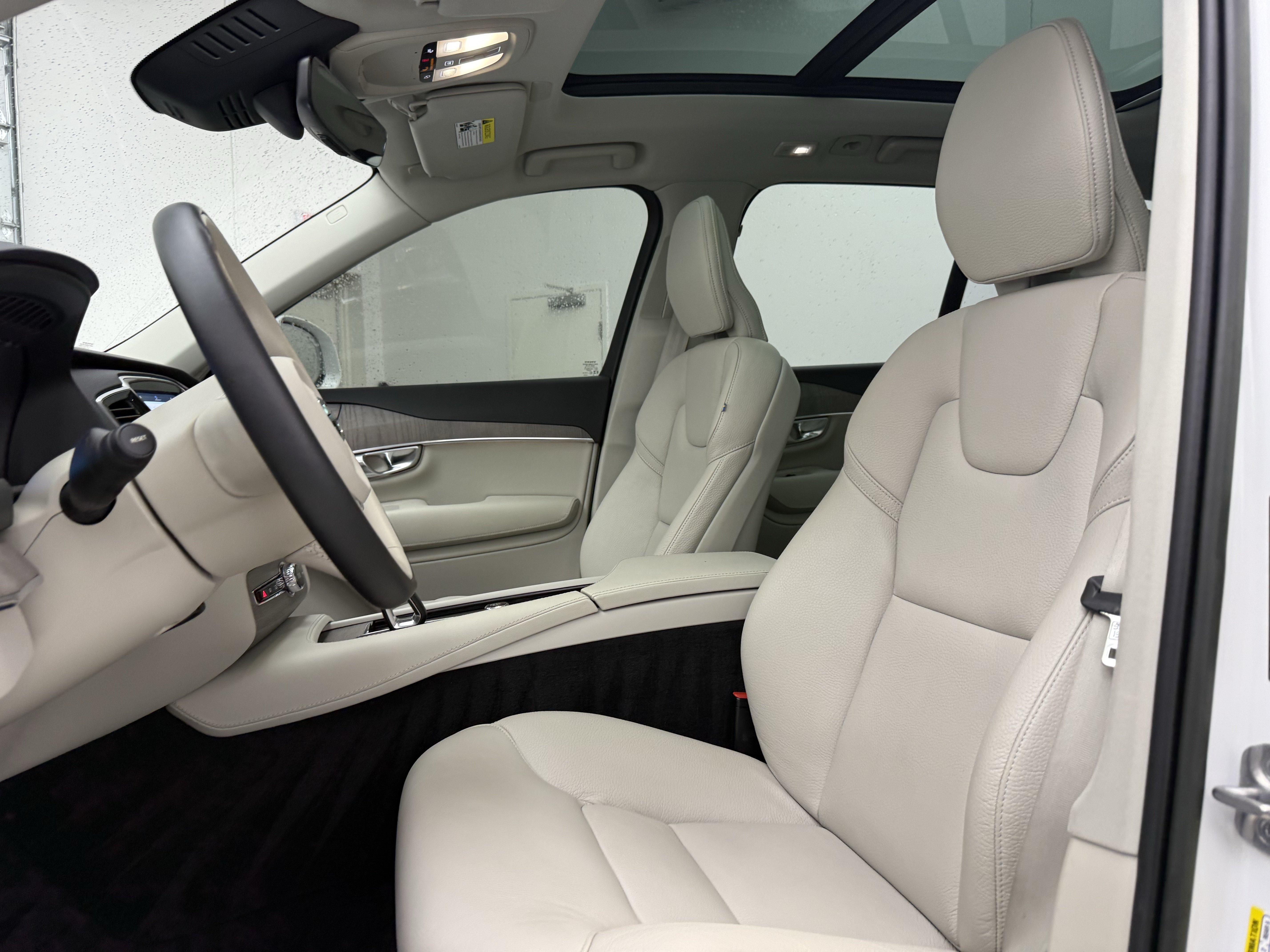 Used 2023 Volvo XC90 B5 Plus w/ Protection Package Premier AWD/4WD image 11