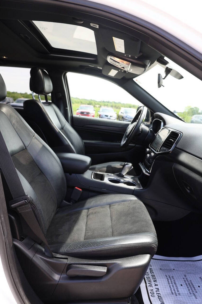 Used 2021 Jeep Grand Cherokee Laredo X AWD/4WD image 15