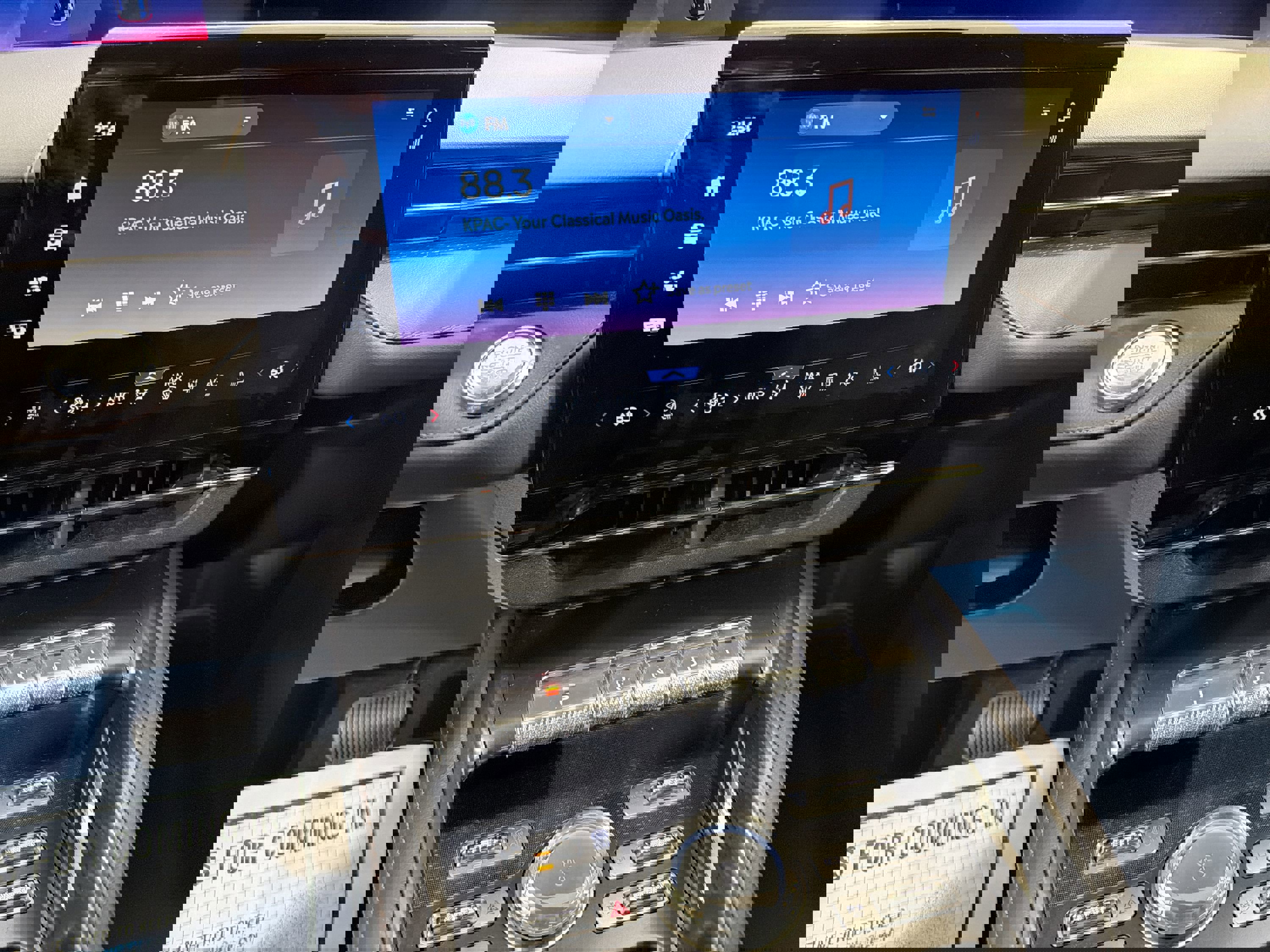 Used 2025 Lincoln Nautilus Premier w/ Jet Appearance Package image 17