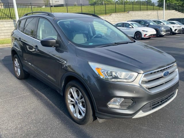 Used 2017 Ford Escape SE w/ Equipment Group 201A AWD/4WD image 1