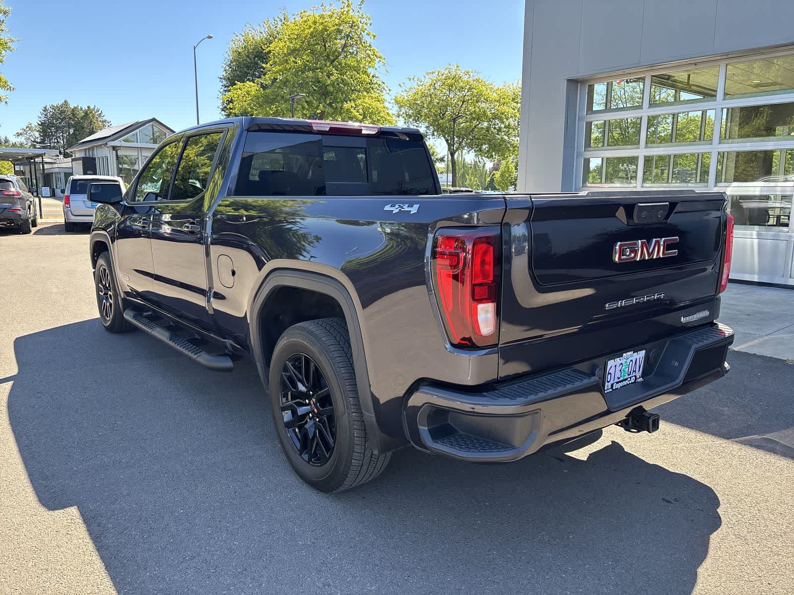 Used 2024 GMC Sierra 1500 Elevation w/ Preferred Package AWD/4WD image 3