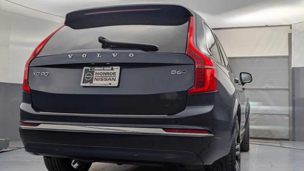 Used 2024 Volvo XC90 B6 Ultimate w/ Lounge Package image 24