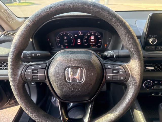 Used 2025 Honda Accord SE image 11