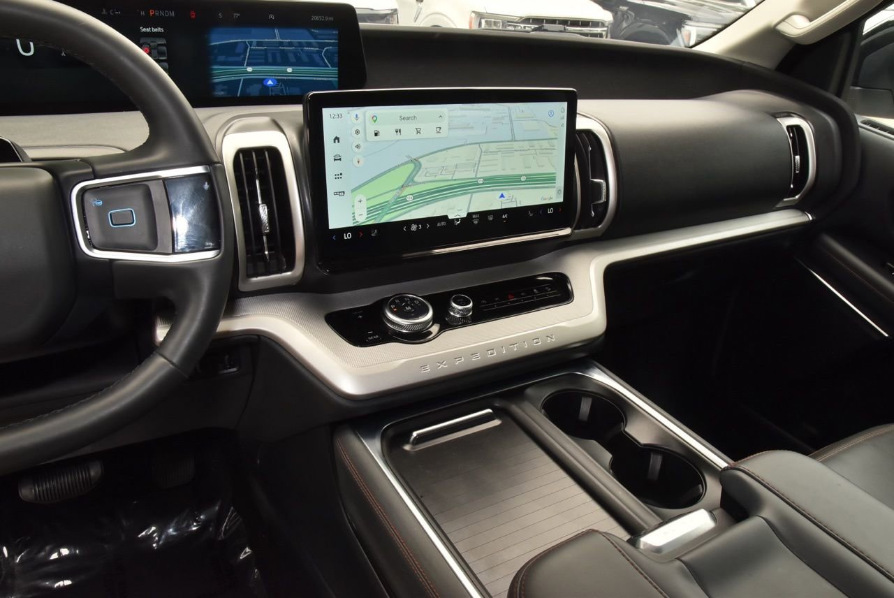 Certified 2025 Ford Expedition Active image 27