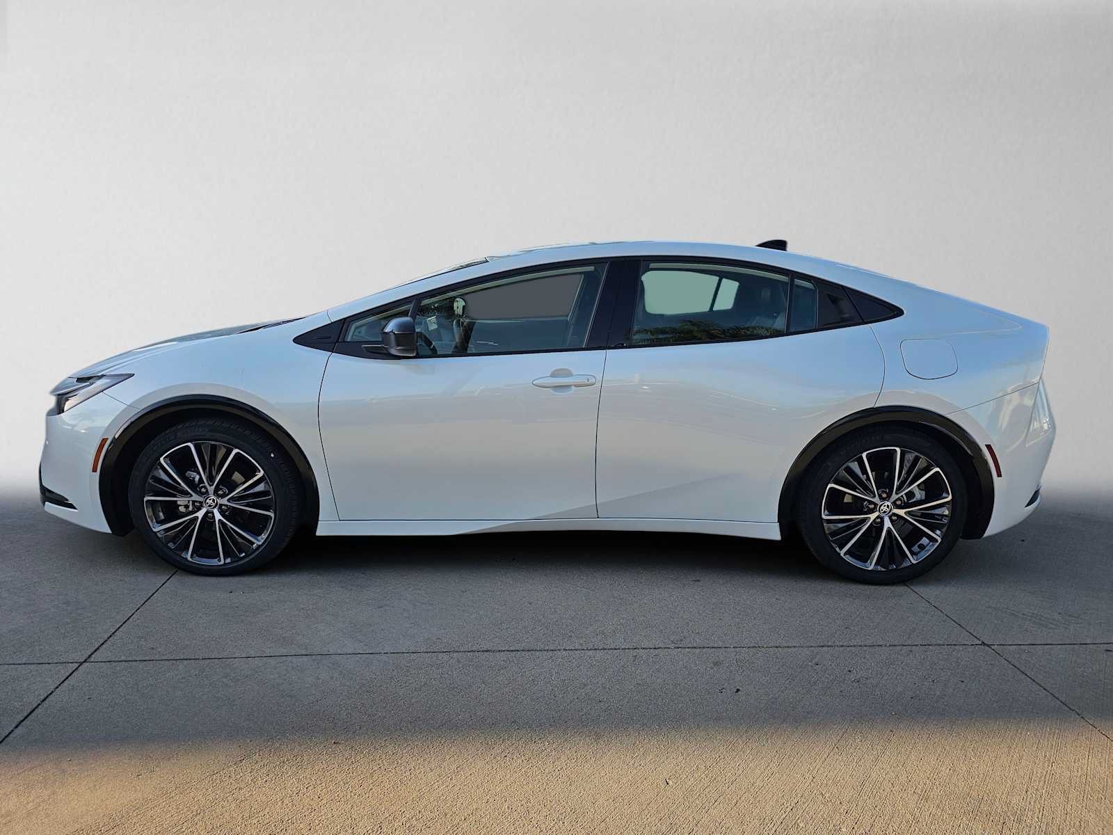 Certified 2026 Toyota Prius XLE FWD image 6