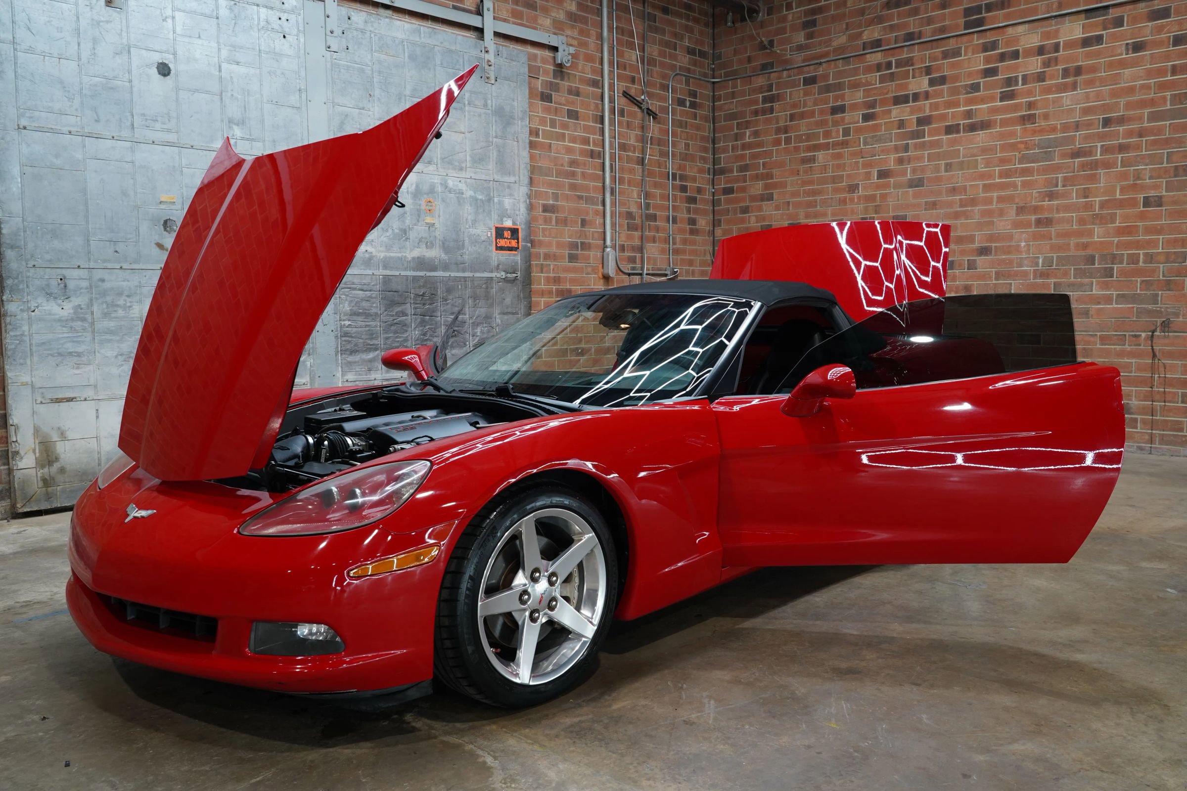 Used 2006 Chevrolet Corvette Convertible w/ Preferred Equipment Group RWD image 26