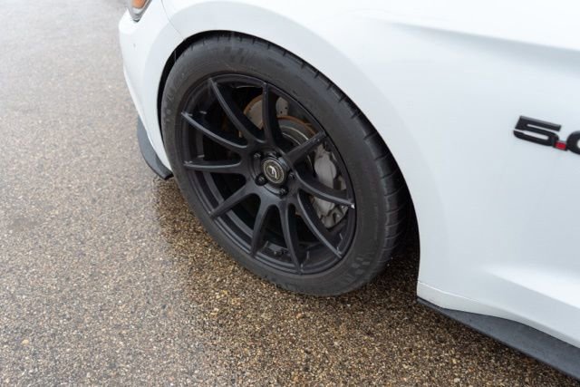 Used 2016 Ford Mustang GT Premium image 9