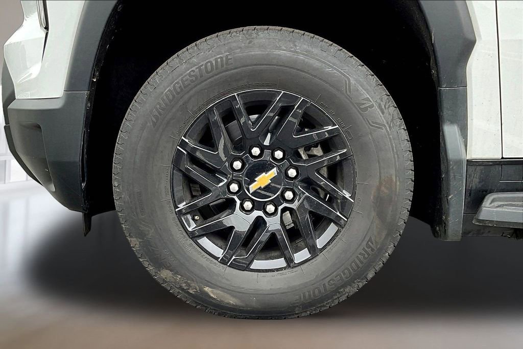 Used 2024 Chevrolet Silverado EV W/T AWD/4WD image 31