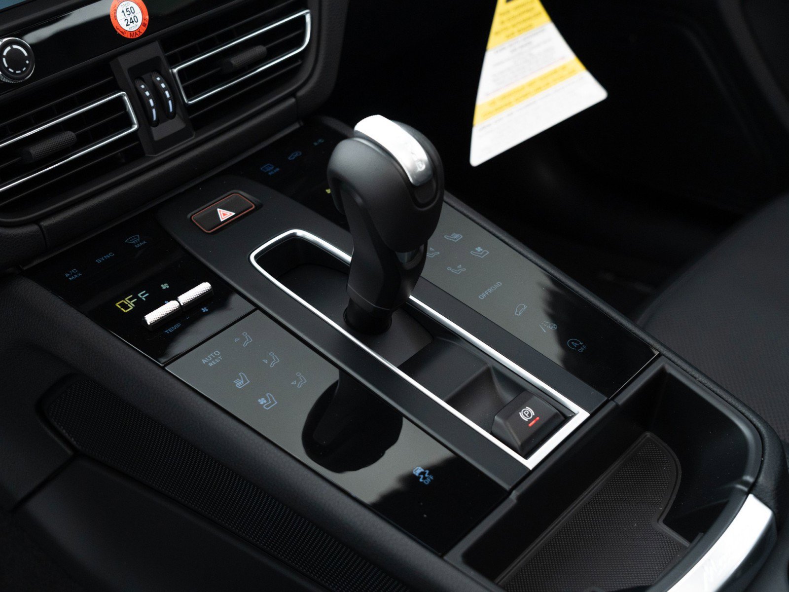 New 2026 Porsche Macan image 30