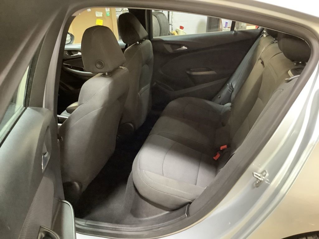 Used 2017 Chevrolet Cruze LT w/ Sun And Sound Package image 18