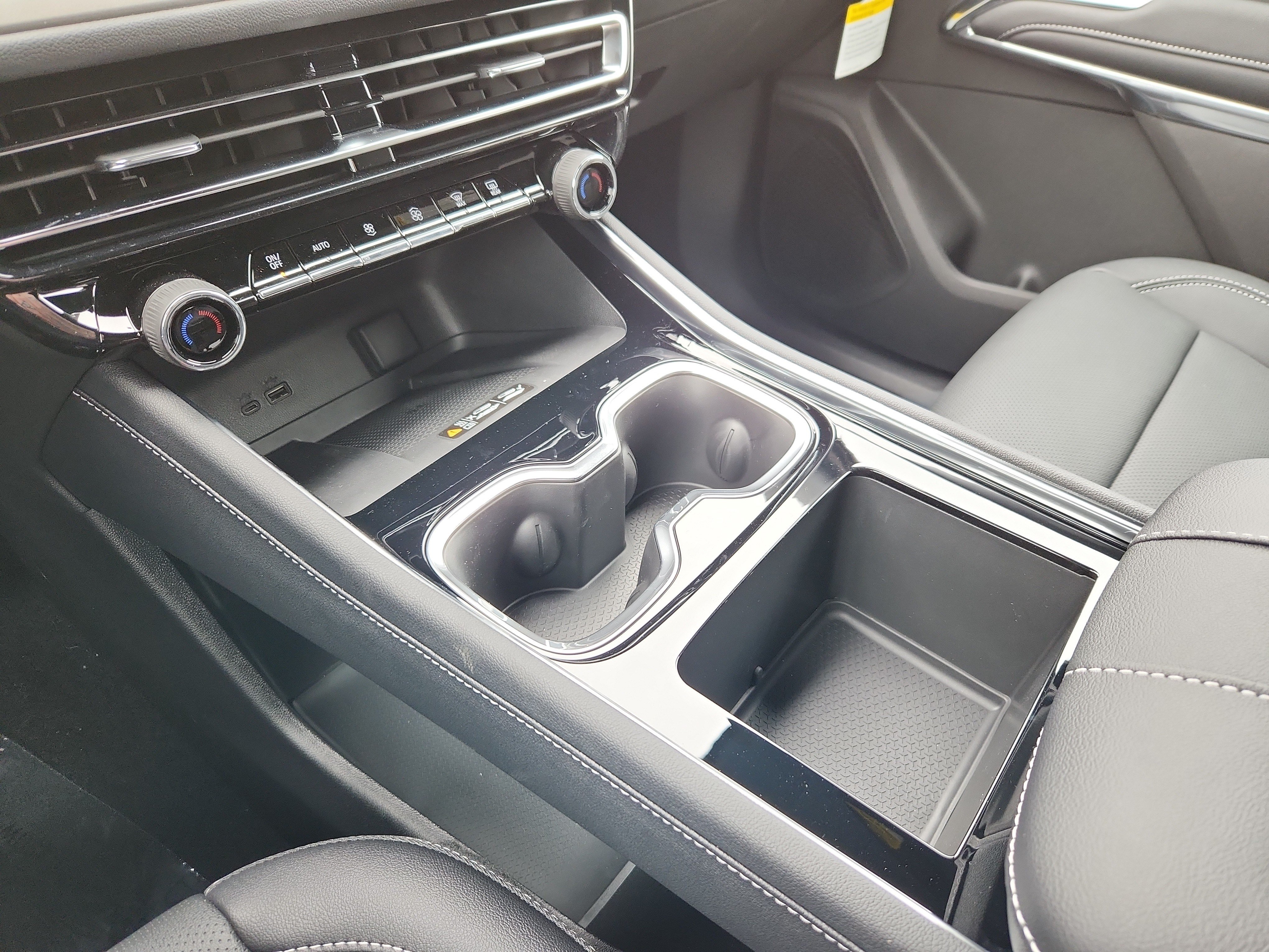 New 2026 Chevrolet Traverse LT FWD image 22