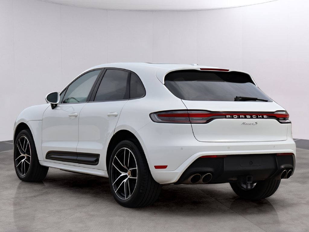 Certified 2024 Porsche Macan S AWD/4WD image 3