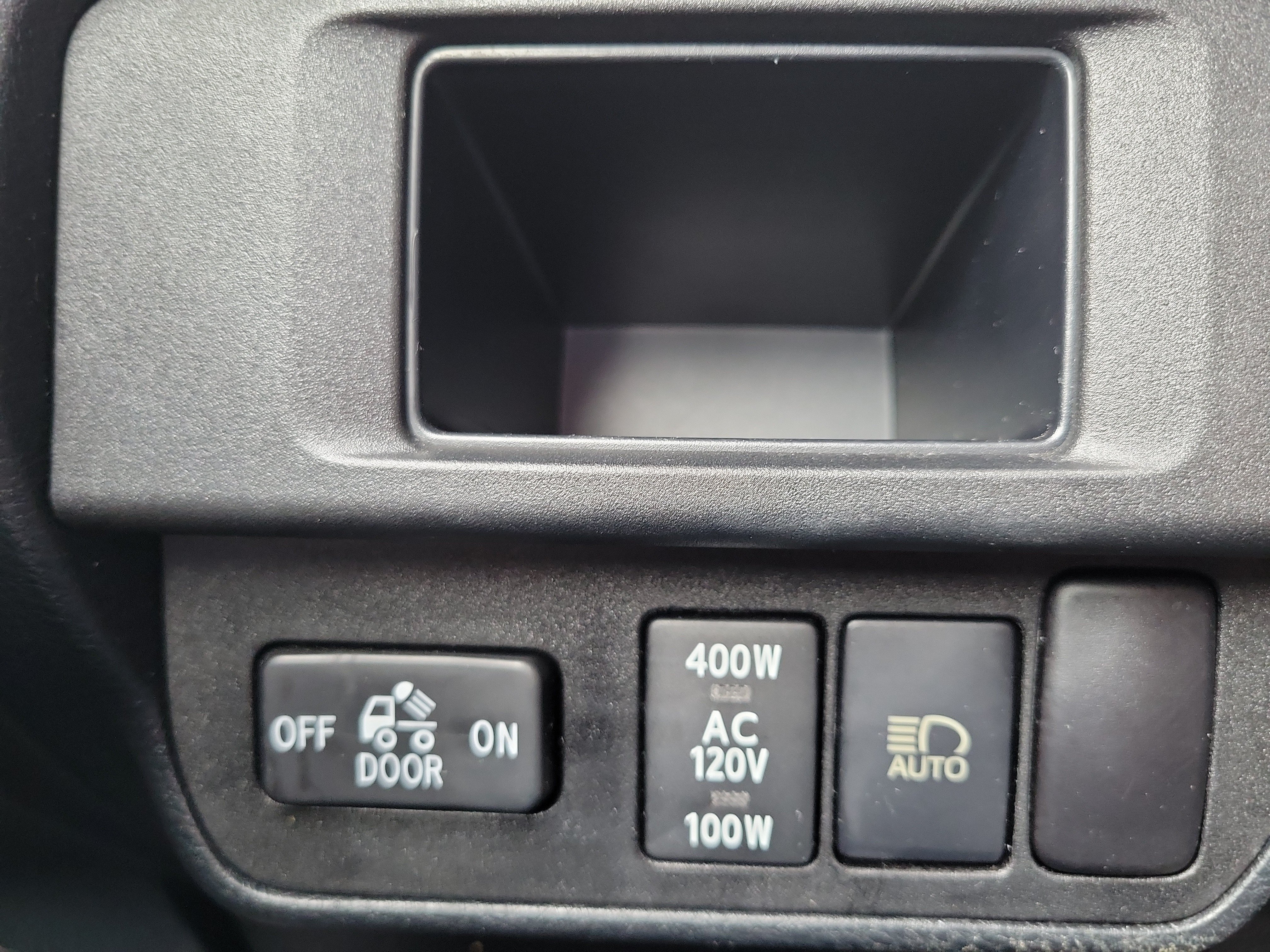 Used 2019 Toyota Tacoma TRD Sport AWD/4WD image 30