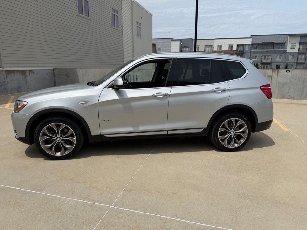 Used 2017 BMW X3 xDrive28i w/ Premium Package AWD/4WD image 4
