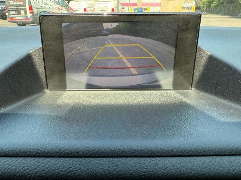 Used 2015 Lexus CT 200h w/ Navigation Package FWD image 28