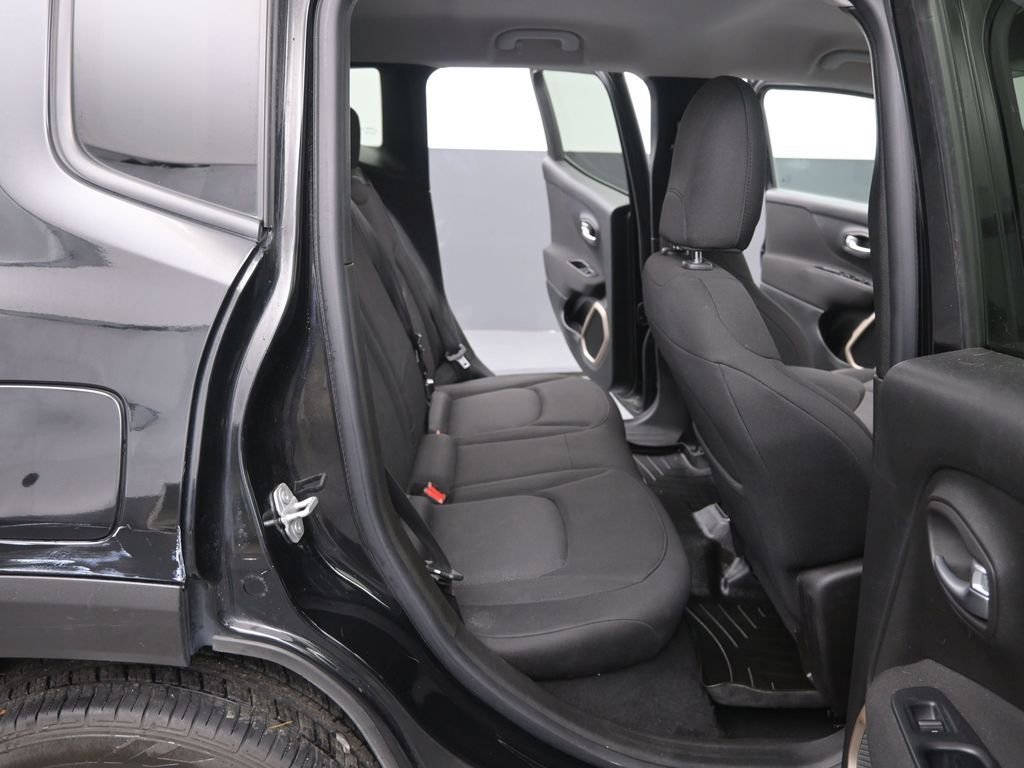 Used 2017 Jeep Renegade Latitude FWD image 15