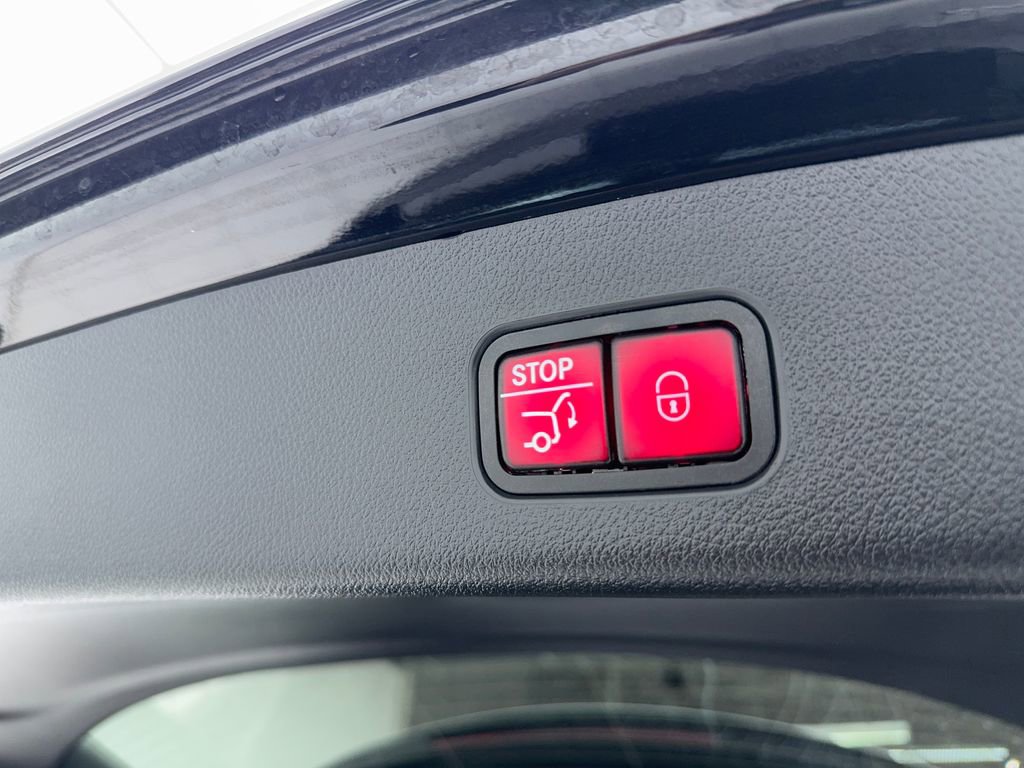 Used 2024 Mercedes-Benz GLC 300 4MATIC image 21