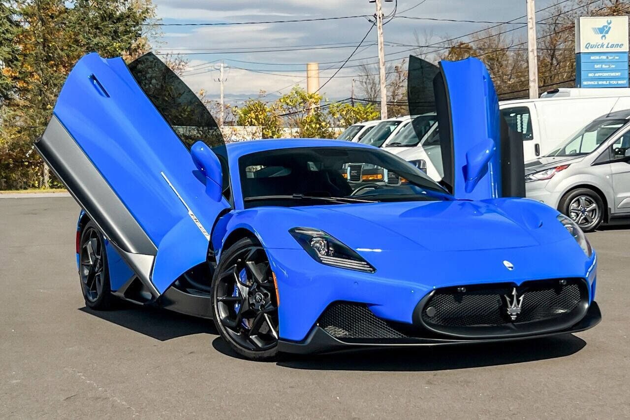 Used 2022 Maserati MC20 Coupe image 1