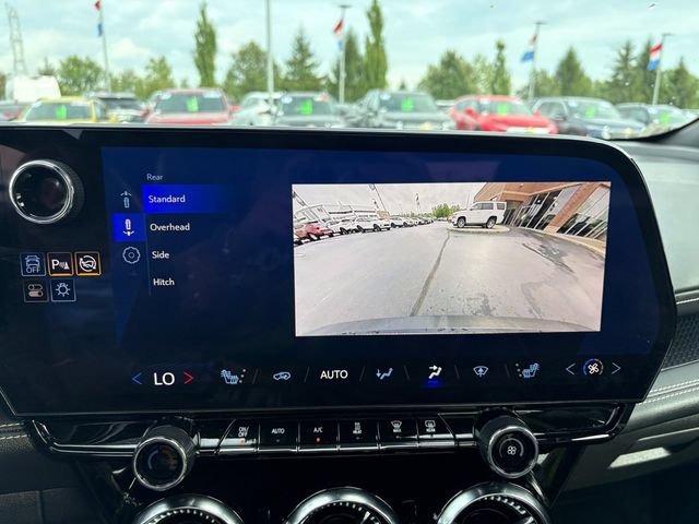 Used 2024 Chevrolet Blazer EV LT AWD/4WD image 29