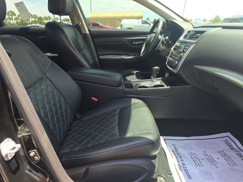 Used 2017 Nissan Altima 2.5 SR w/ Midnight Edition Package FWD image 10