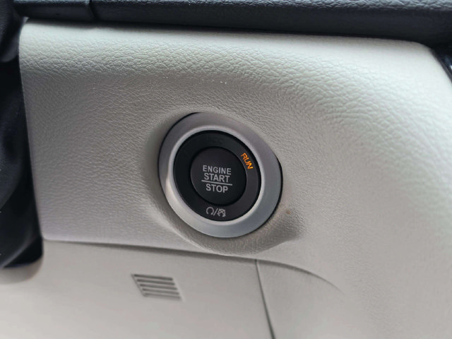 Used 2024 Chrysler Pacifica Touring-L FWD image 40