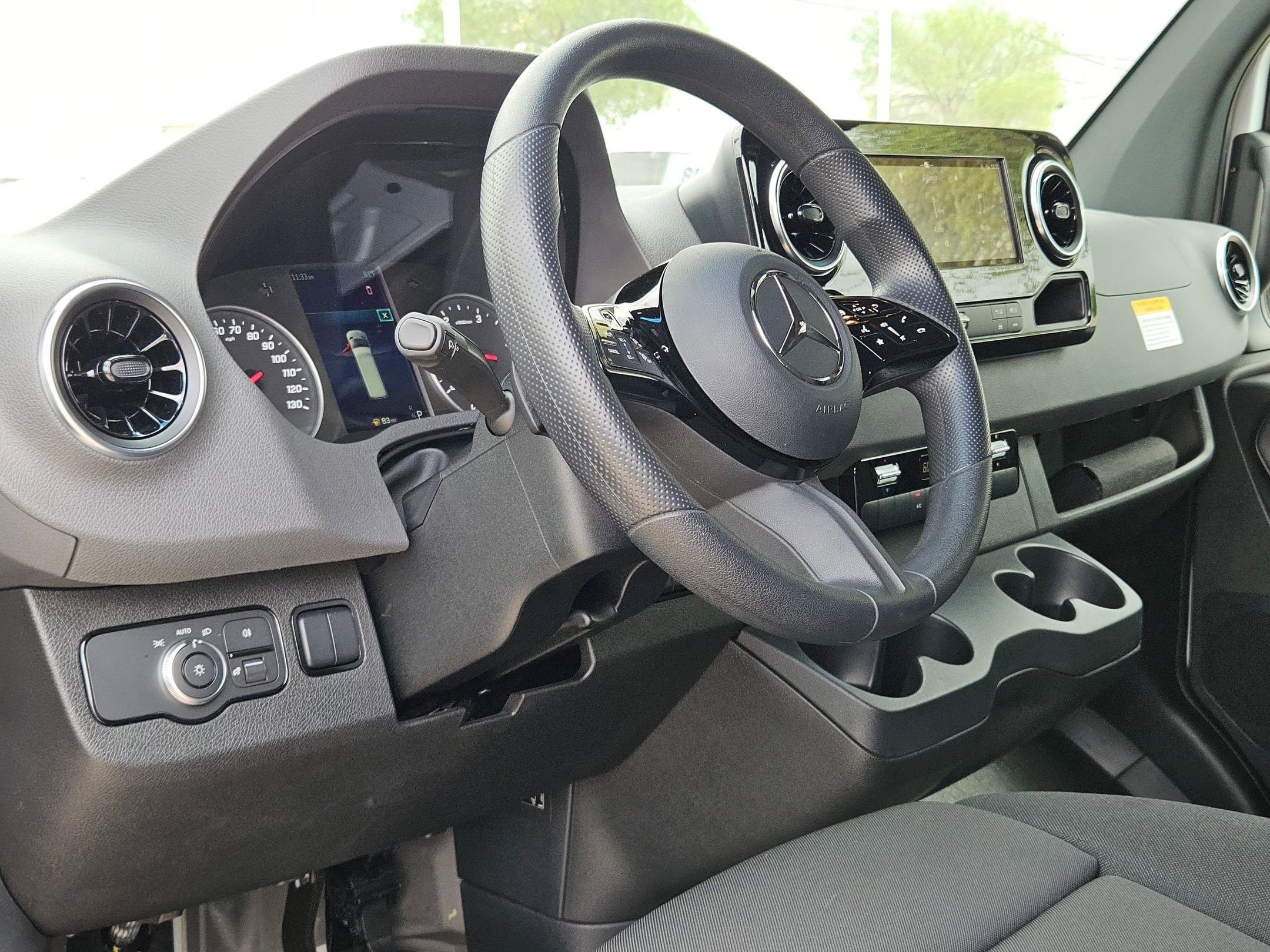 Used 2025 Mercedes-Benz Sprinter 2500 image 10