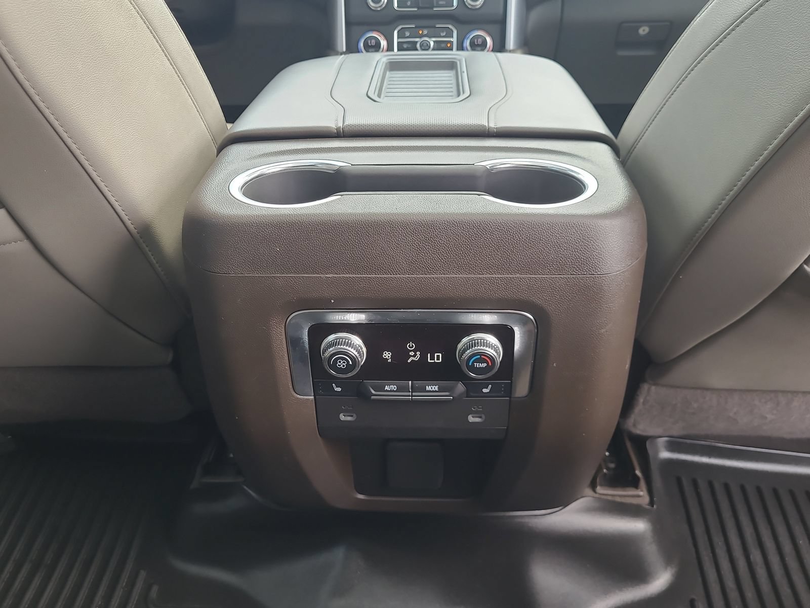 Used 2022 GMC Yukon SLT AWD/4WD image 24