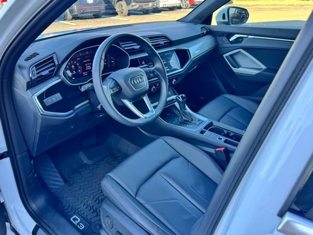 Certified 2025 Audi Q3 2.0T Premium w/ Convenience Package image 38