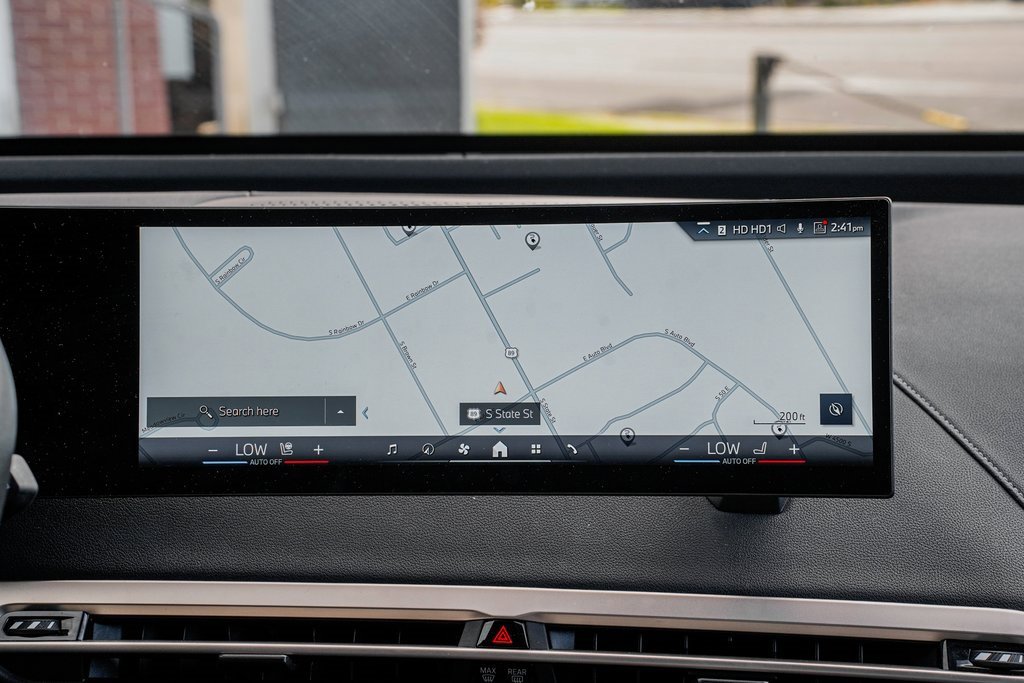 Used 2025 BMW iX xDrive50 w/ Premium Package image 13