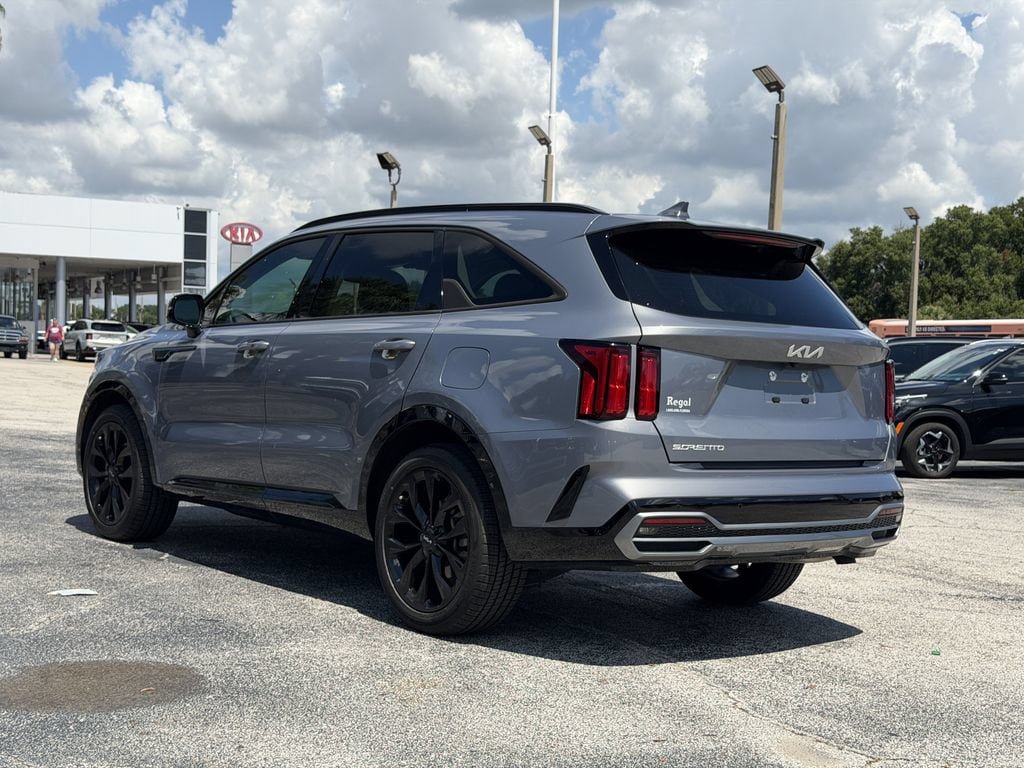 Certified 2023 Kia Sorento SX FWD image 6