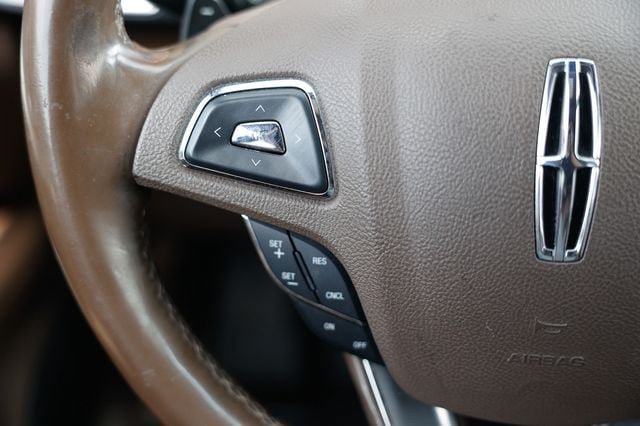 Used 2016 Lincoln MKX Reserve w/ Technology Package FWD image 29