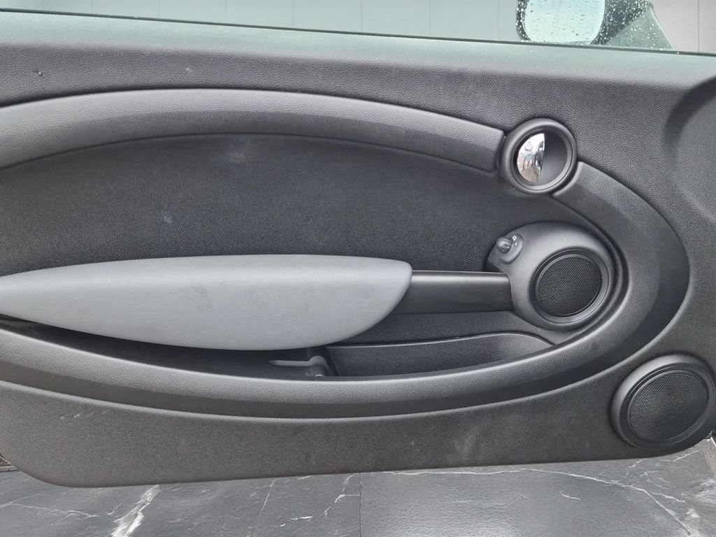Used 2009 MINI Cooper Hardtop FWD image 15