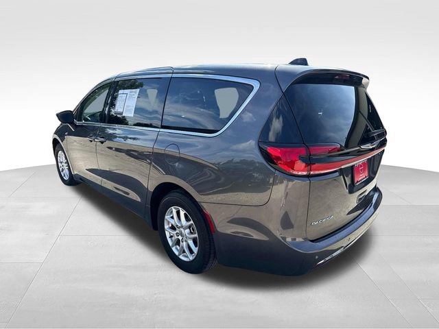 Used 2023 Chrysler Pacifica Touring-L FWD image 6