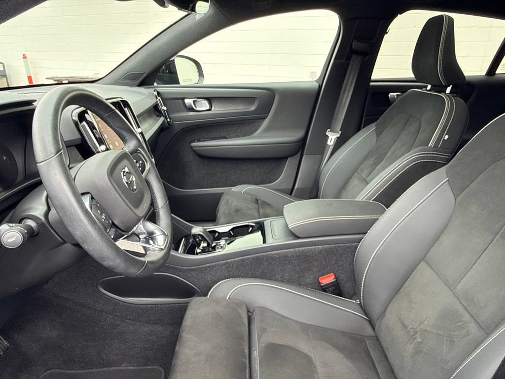 Used 2023 Volvo C40 P8 Recharge Plus AWD/4WD image 21