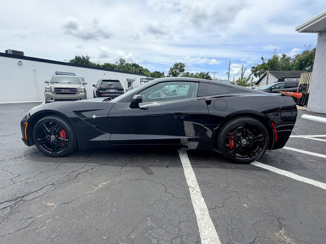 Used 2017 Chevrolet Corvette Stingray Coupe w/ 1LT RWD image 6